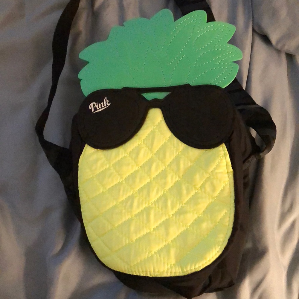 ❤️last call🍍 VS PINK pineapple shaped cooler